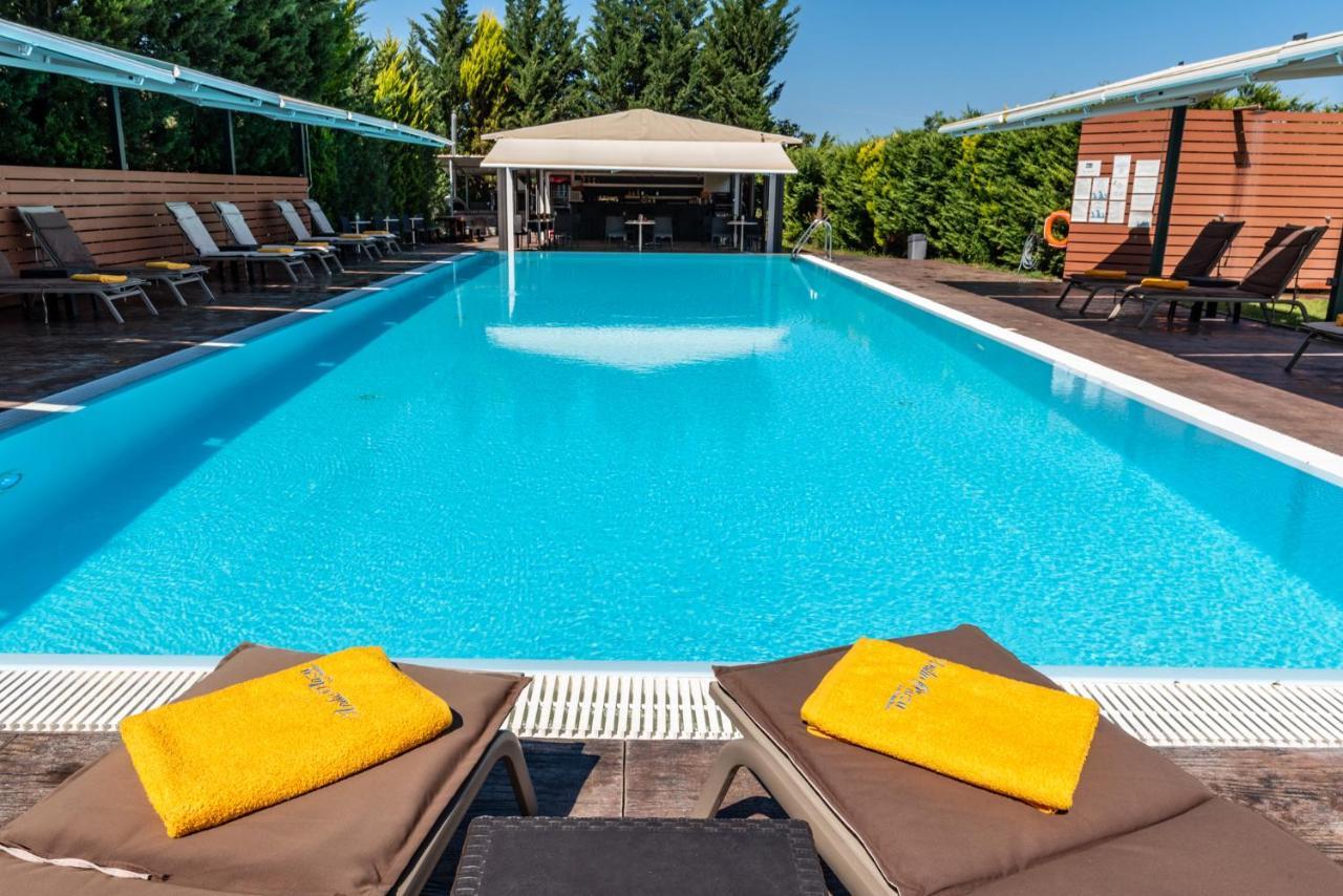 Anilio Plaza Aparthotel Zacharo Bagian luar foto