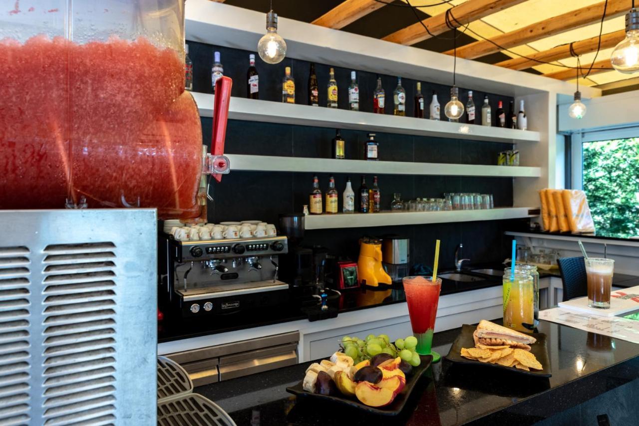 Anilio Plaza Aparthotel Zacharo Bagian luar foto