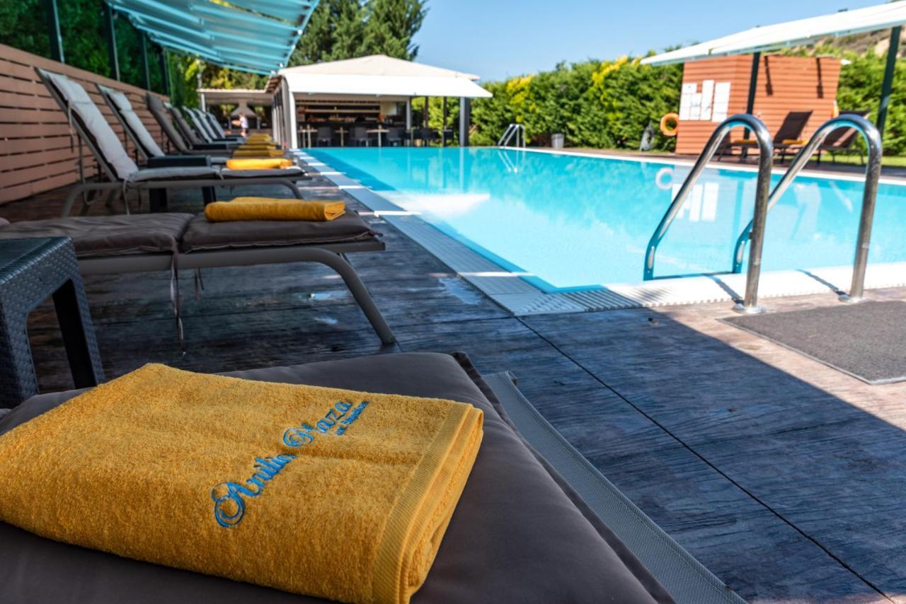 Anilio Plaza Aparthotel Zacharo Bagian luar foto