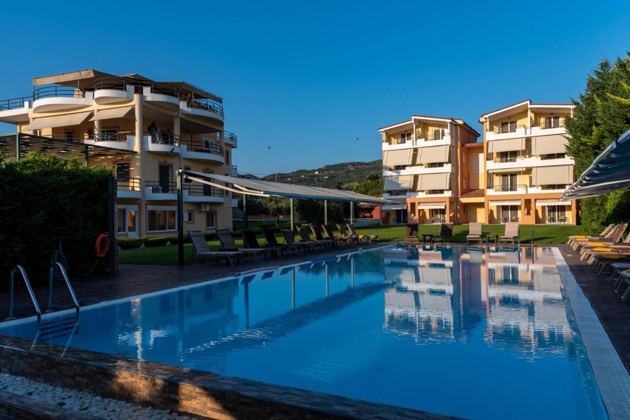 Anilio Plaza Aparthotel Zacharo Bagian luar foto