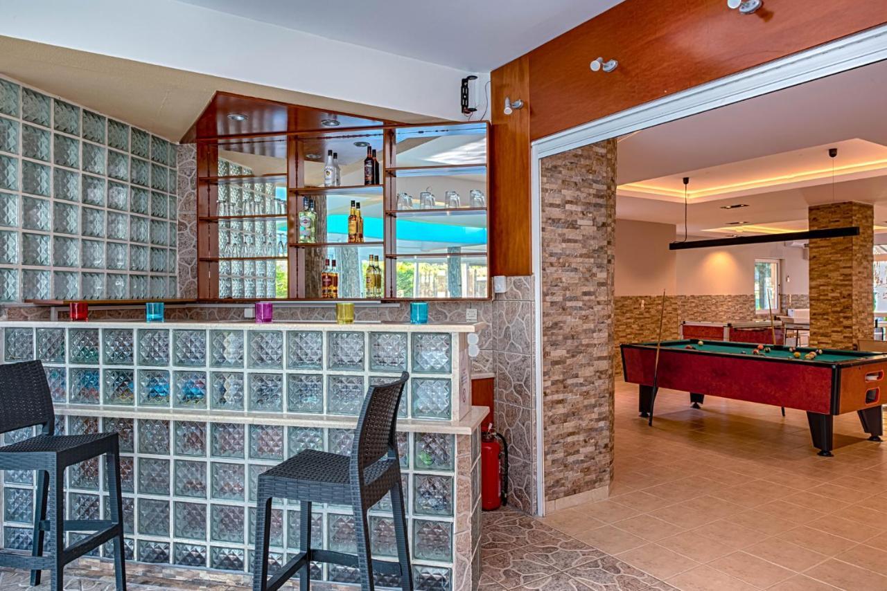 Anilio Plaza Aparthotel Zacharo Bagian luar foto