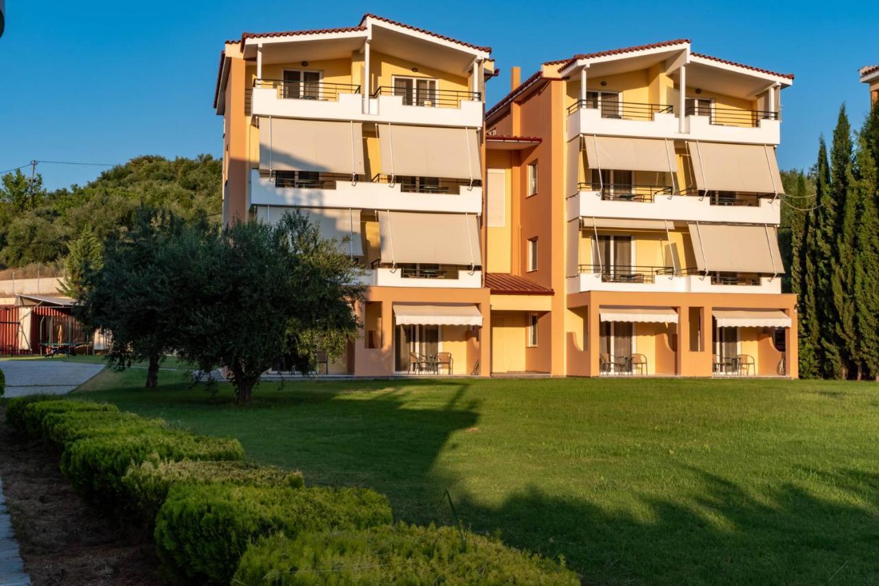 Anilio Plaza Aparthotel Zacharo Bagian luar foto