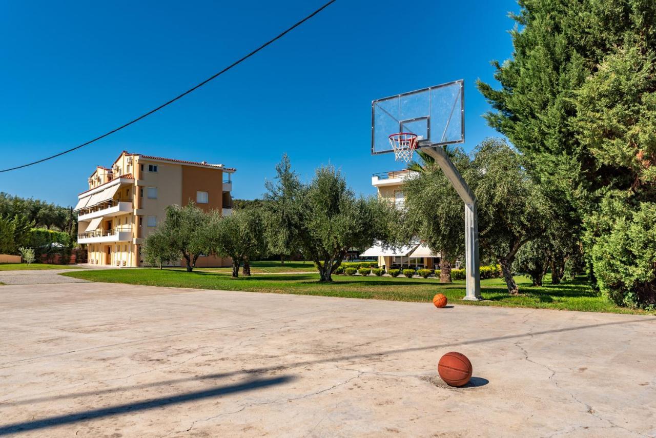 Anilio Plaza Aparthotel Zacharo Bagian luar foto