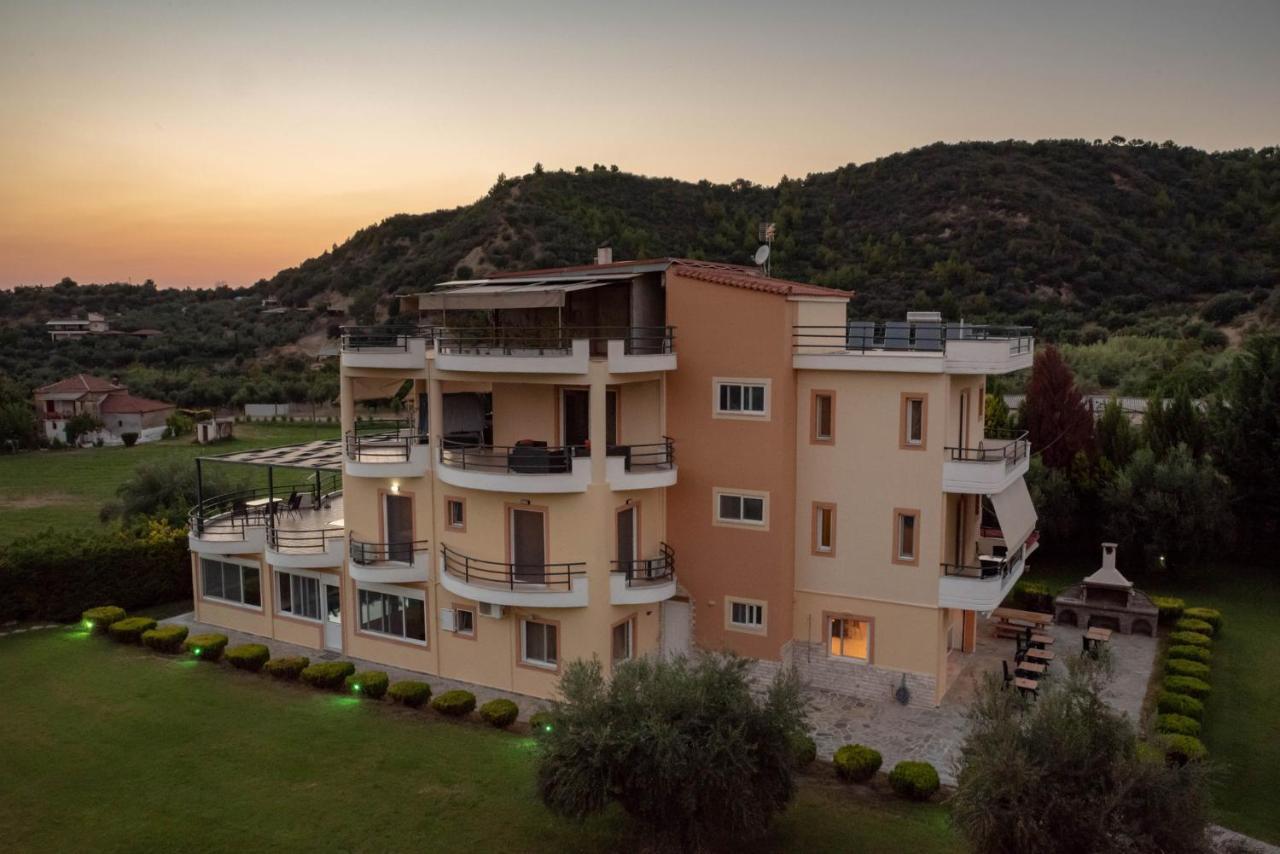 Anilio Plaza Aparthotel Zacharo Bagian luar foto