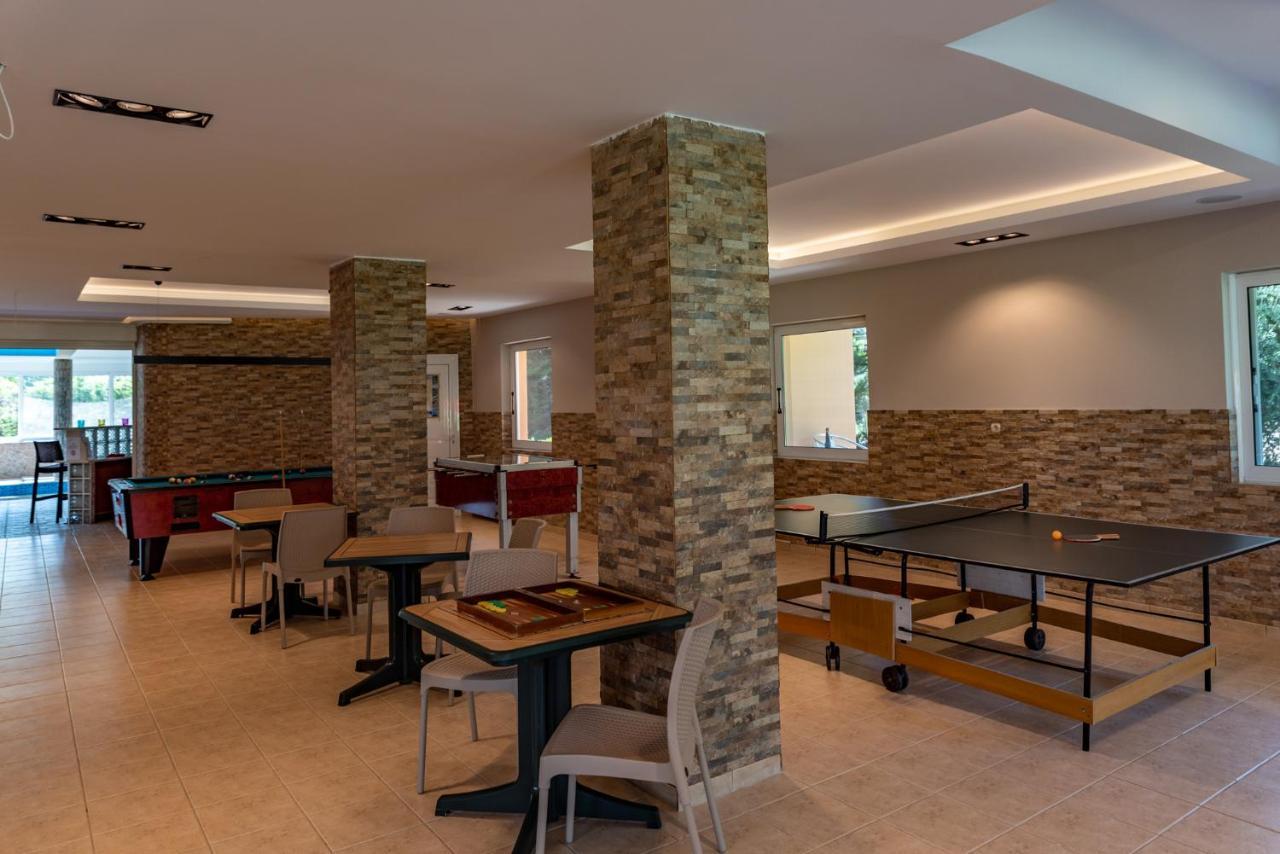 Anilio Plaza Aparthotel Zacharo Bagian luar foto