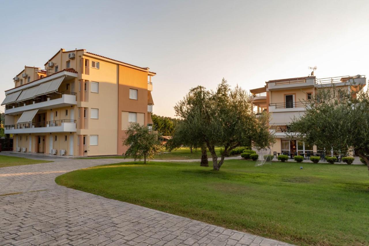 Anilio Plaza Aparthotel Zacharo Bagian luar foto