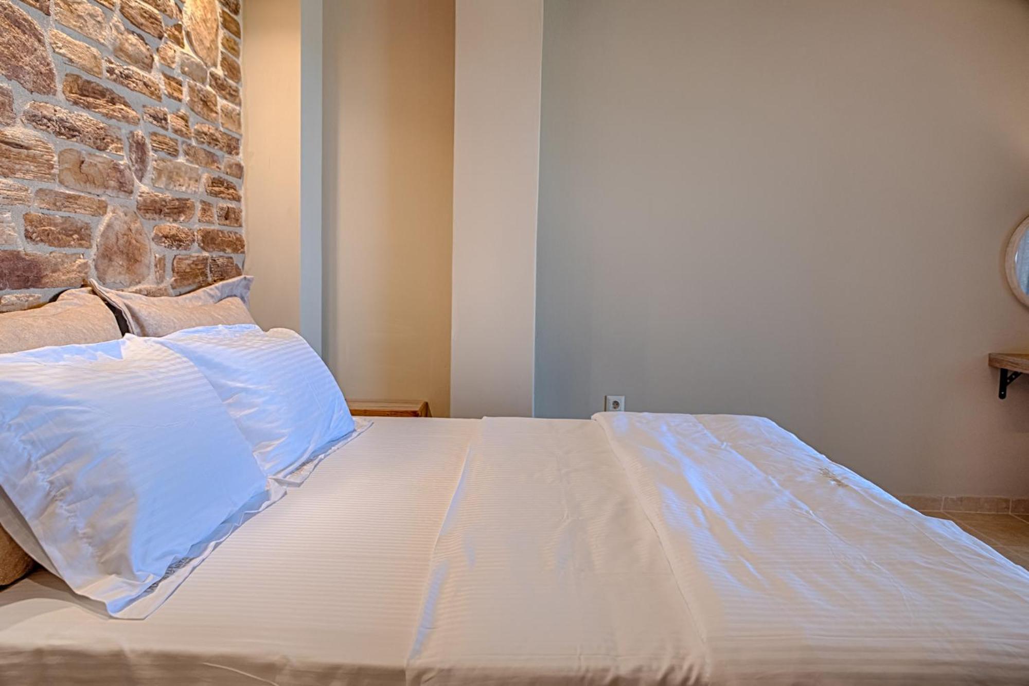 Anilio Plaza Aparthotel Zacharo Ruang foto
